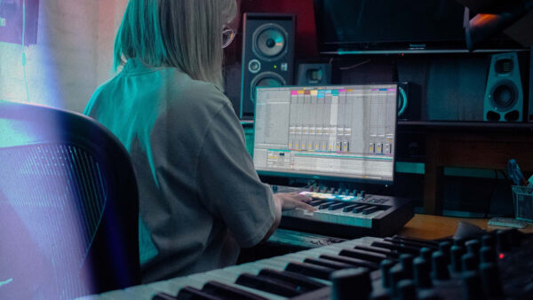 NOVATION LAUNCHKEY 49 MK4 Oficomputo